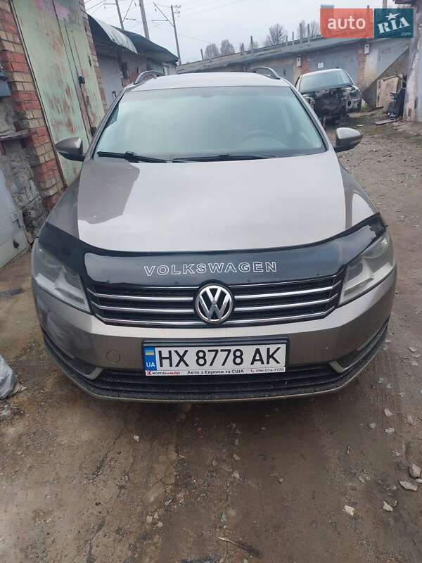 Универсал Volkswagen Passat 2011 в Хмельницком