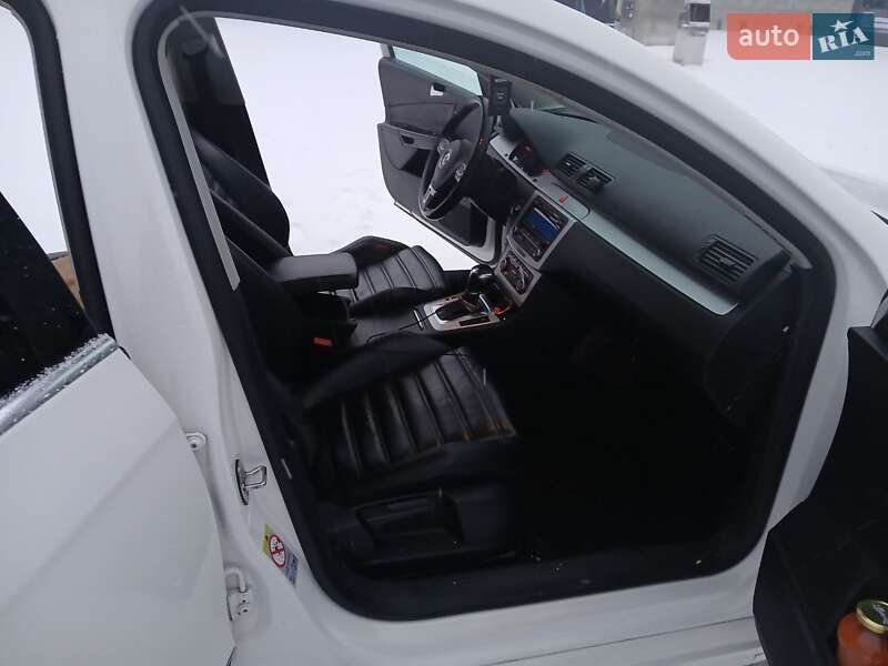 Універсал Volkswagen Passat 2010 в Львові