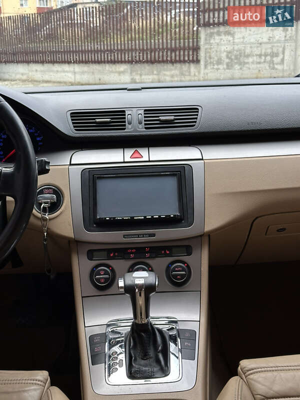 Універсал Volkswagen Passat 2008 в Ужгороді