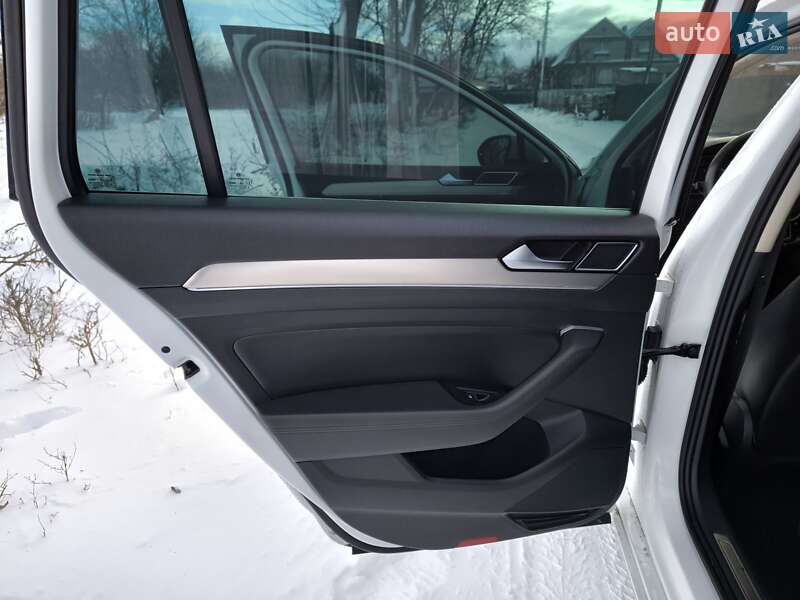 Універсал Volkswagen Passat 2015 в Козятині