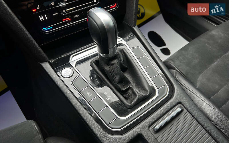 Седан Volkswagen Passat 2016 в Львові