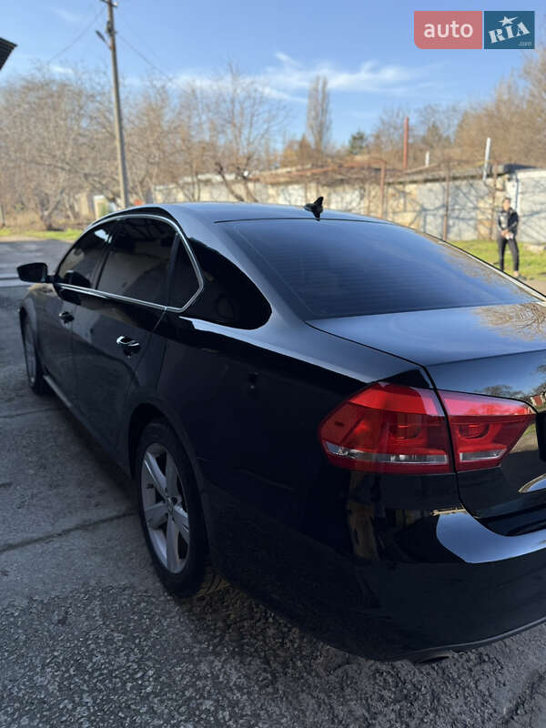 Седан Volkswagen Passat 2014 в Кривом Роге