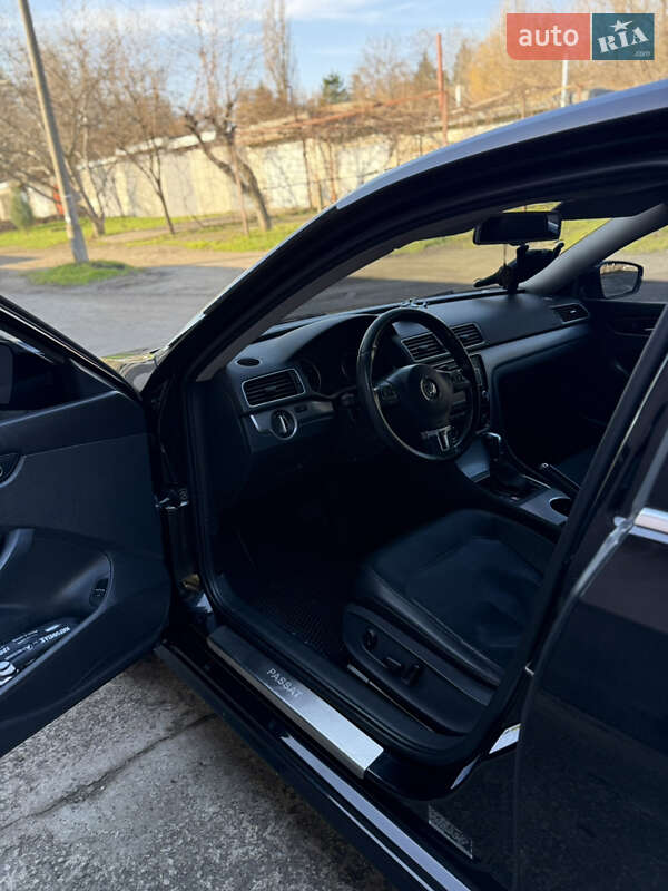 Седан Volkswagen Passat 2014 в Кривом Роге