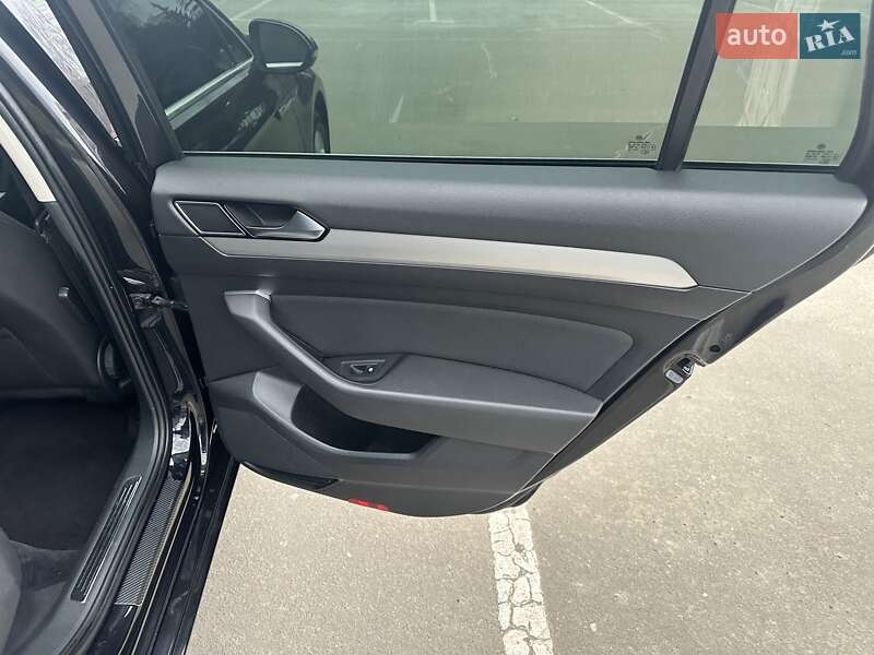 Универсал Volkswagen Passat 2017 в Кривом Роге