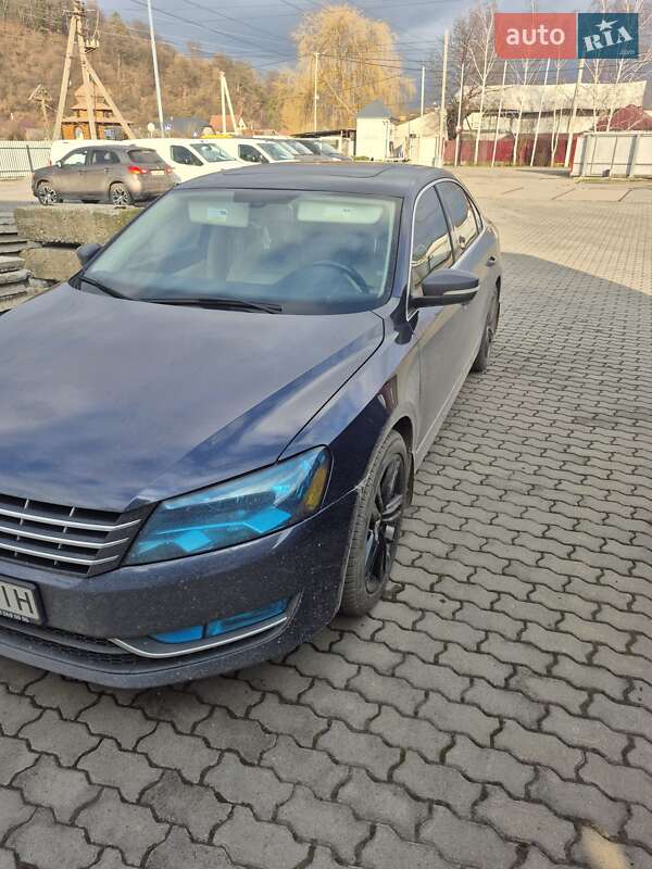 Седан Volkswagen Passat 2014 в Ужгороді