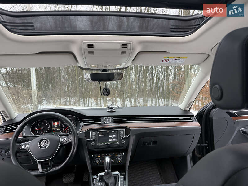 Універсал Volkswagen Passat 2015 в Рівному