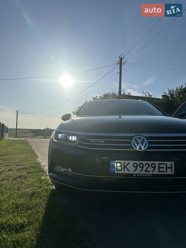Універсал Volkswagen Passat 2015 в Рівному
