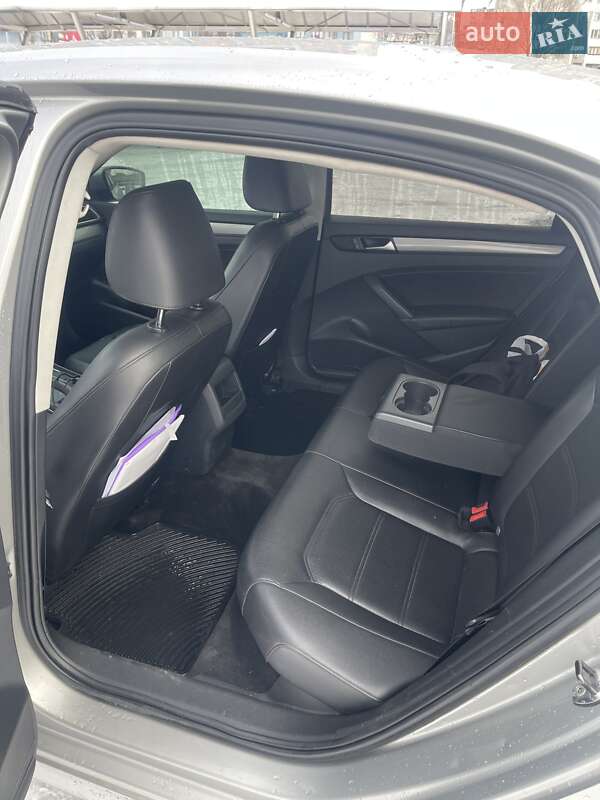 Седан Volkswagen Passat 2014 в Киеве