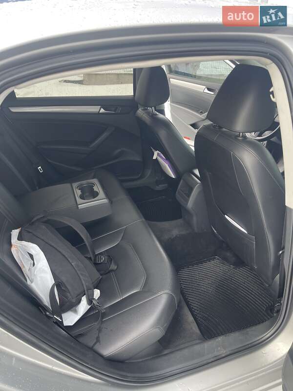 Седан Volkswagen Passat 2014 в Киеве