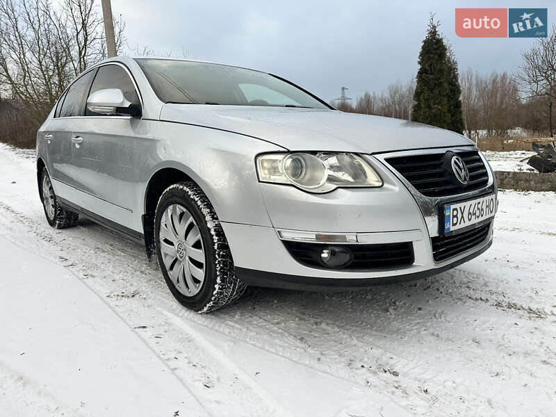 Седан Volkswagen Passat 2006 в Волочиську