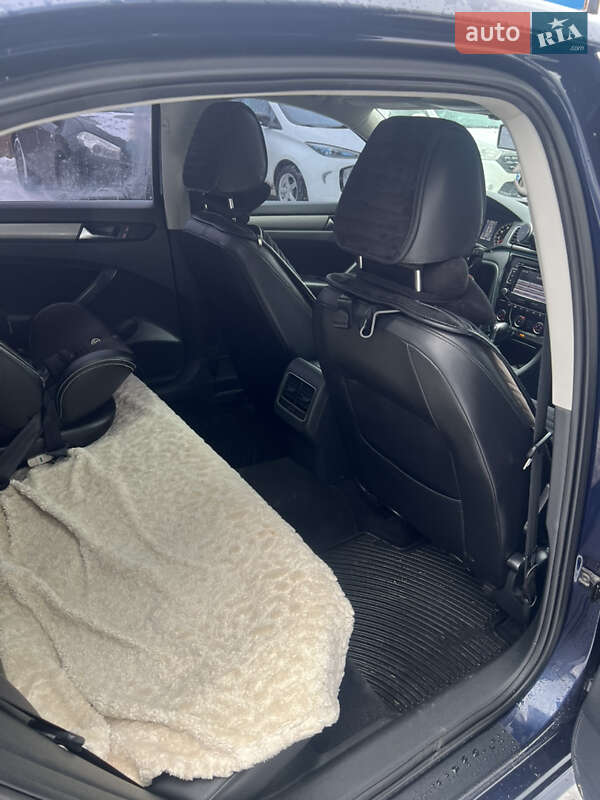 Седан Volkswagen Passat 2013 в Хмельницком