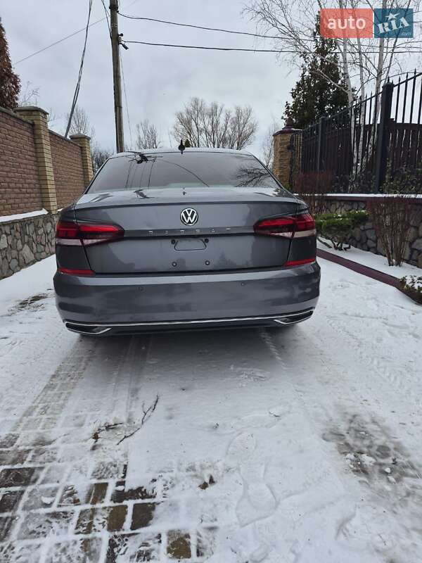 Седан Volkswagen Passat 2020 в Кременчуге