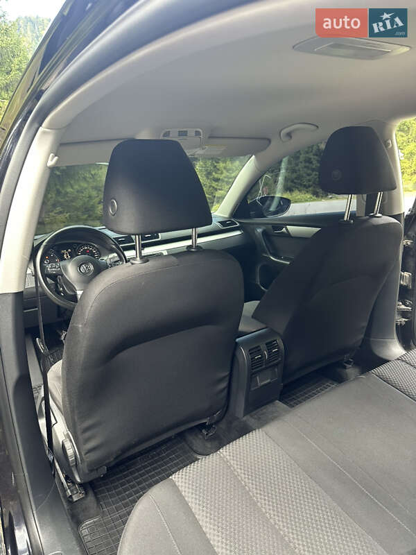Седан Volkswagen Passat 2011 в Межгорье