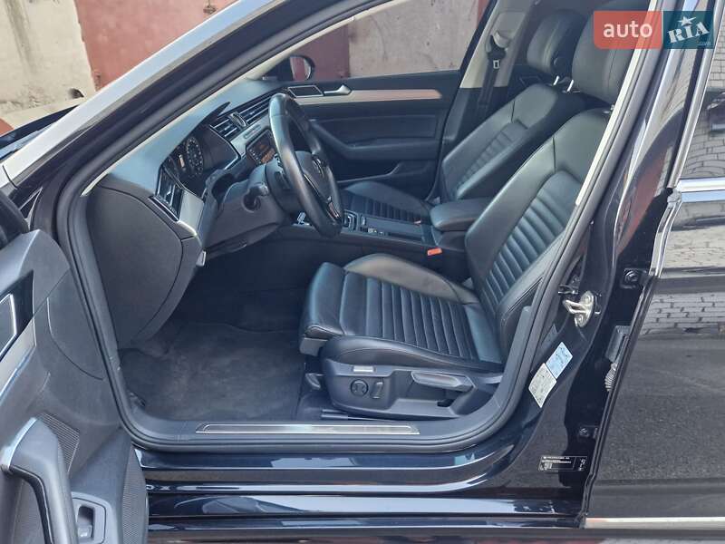 Універсал Volkswagen Passat 2016 в Києві фото 27 Універсал Volkswagen Passat 2016 в Києві