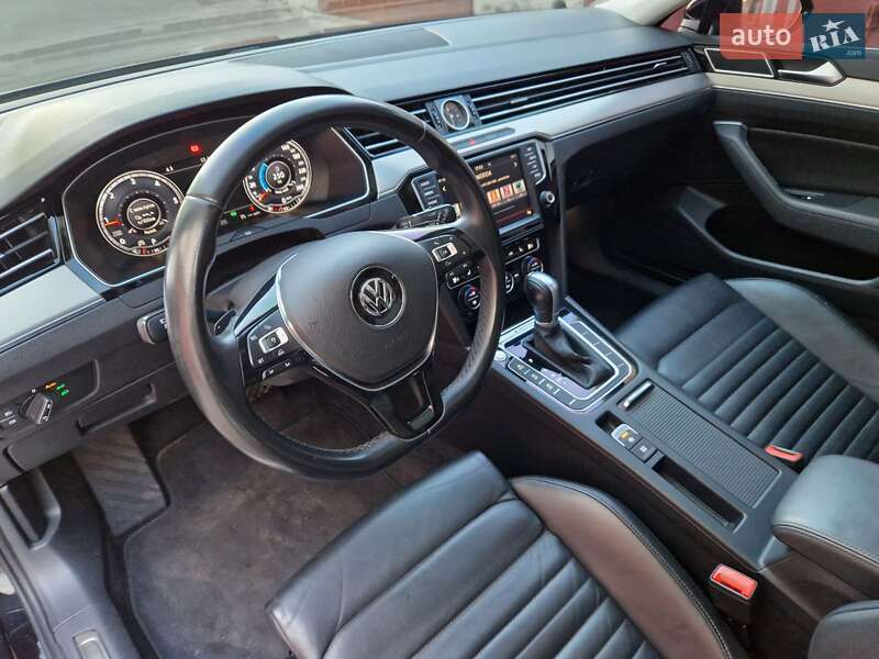 Універсал Volkswagen Passat 2016 в Києві фото 22 Універсал Volkswagen Passat 2016 в Києві