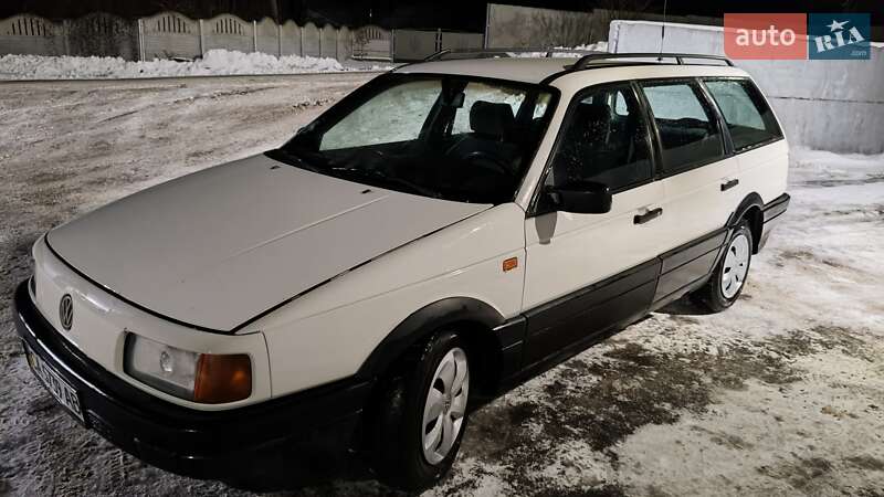 Універсал Volkswagen Passat 1993 в Лисянці