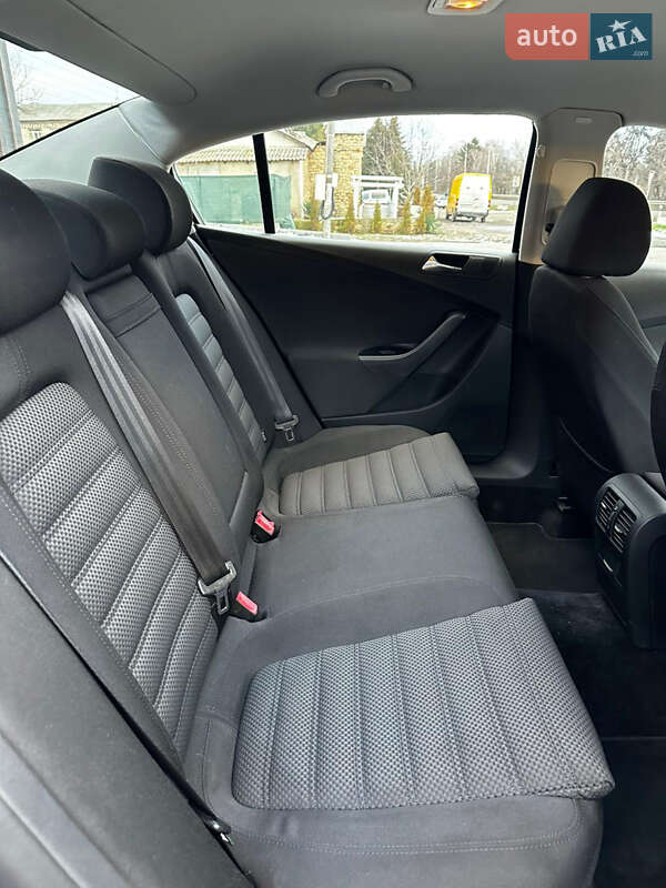Седан Volkswagen Passat 2009 в Виннице