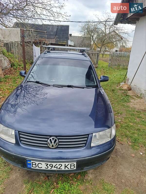 Універсал Volkswagen Passat 1997 в Новояворівську