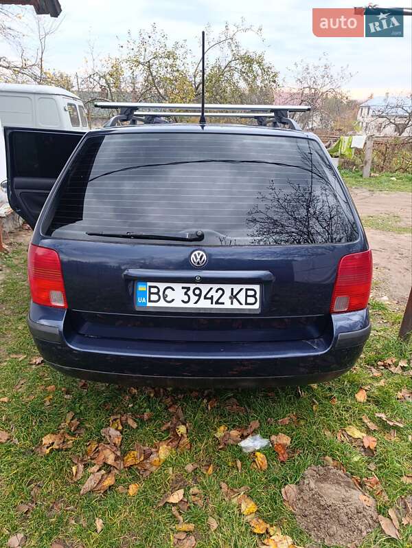 Універсал Volkswagen Passat 1997 в Новояворівську