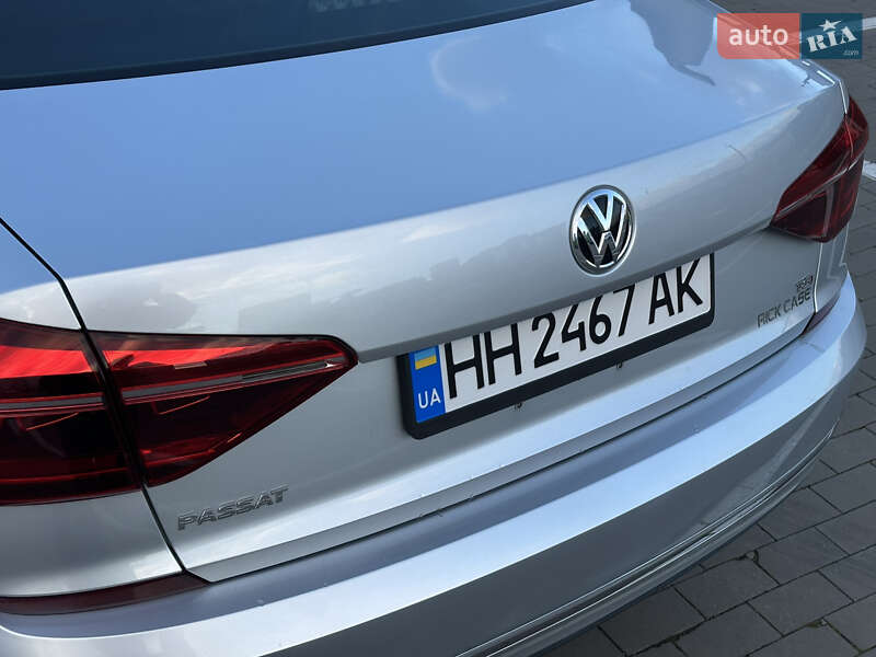 Седан Volkswagen Passat 2018 в Одессе