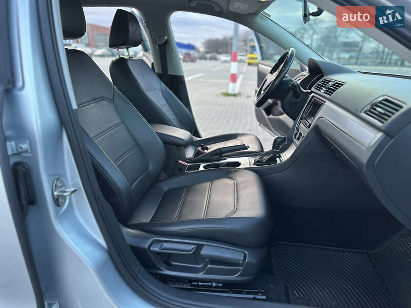 Седан Volkswagen Passat 2018 в Одессе