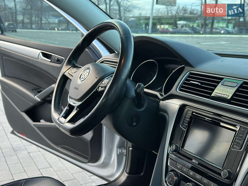 Седан Volkswagen Passat 2018 в Одессе