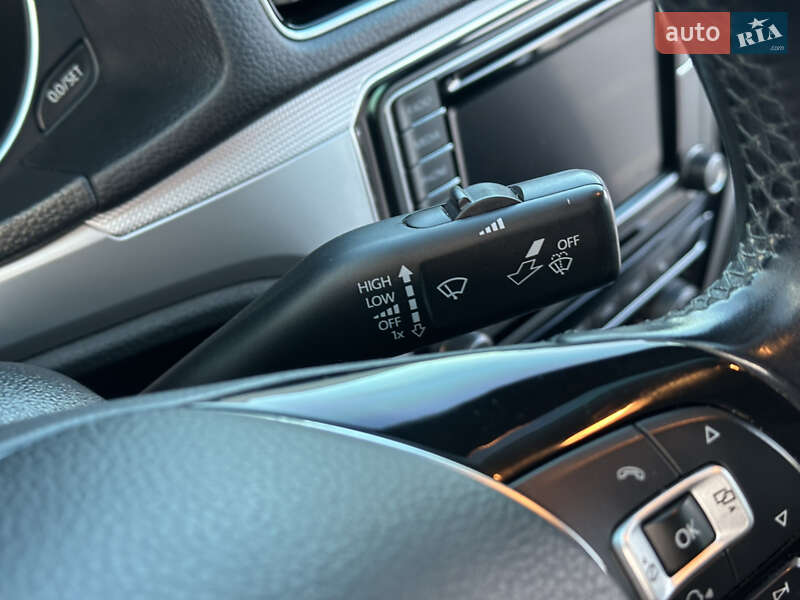 Седан Volkswagen Passat 2018 в Одессе