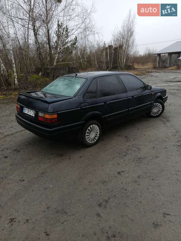 Седан Volkswagen Passat 1991 в Шепетовке