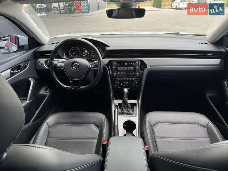 Седан Volkswagen Passat 2020 в Одессе