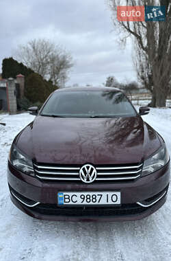 Седан Volkswagen Passat 2014 в Луцке