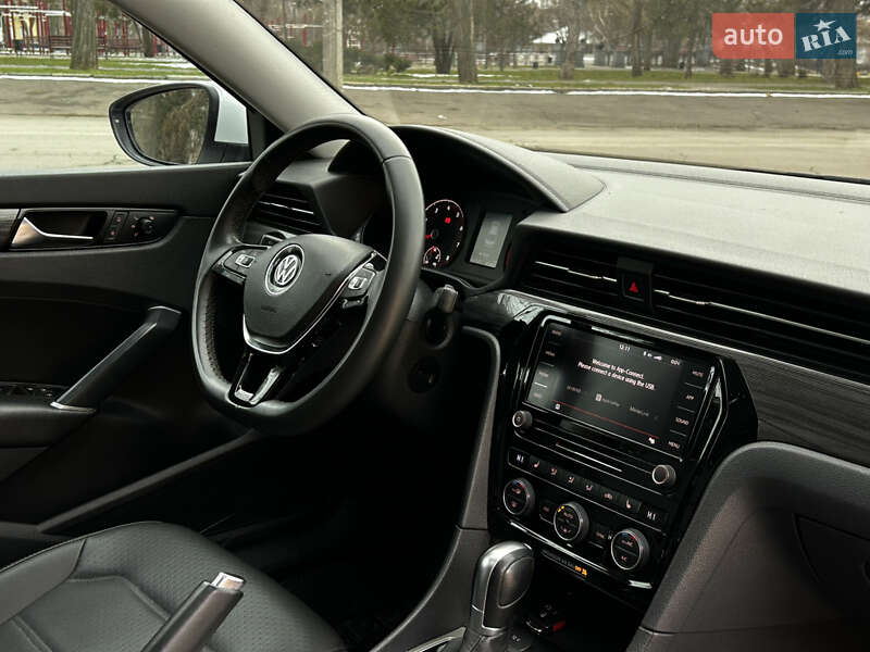 Седан Volkswagen Passat 2021 в Николаеве