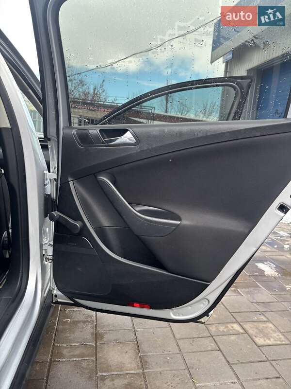 Универсал Volkswagen Passat 2006 в Кривом Роге