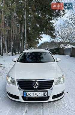 Универсал Volkswagen Passat 2010 в Дубно