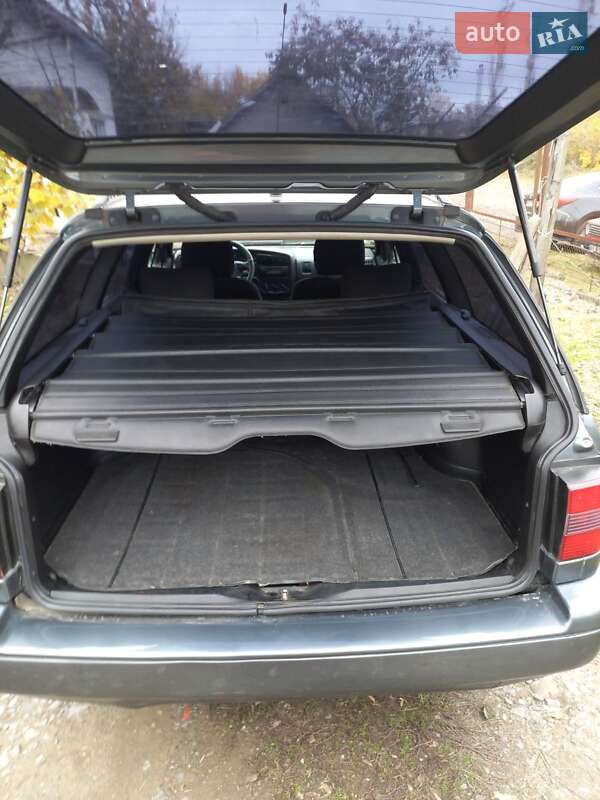 Універсал Volkswagen Passat 1995 в Мукачевому