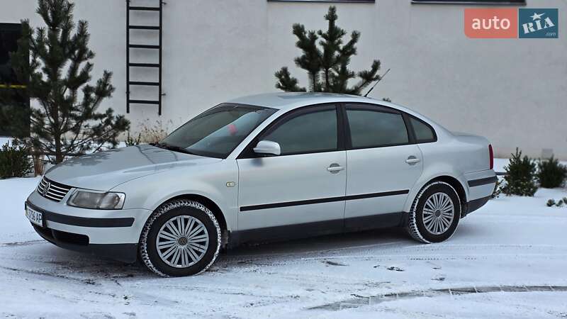 Седан Volkswagen Passat 1997 в Луцке