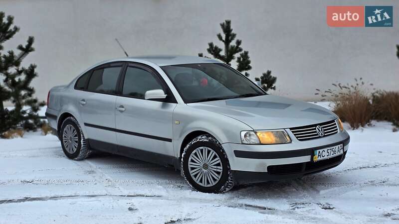 Седан Volkswagen Passat 1997 в Луцке