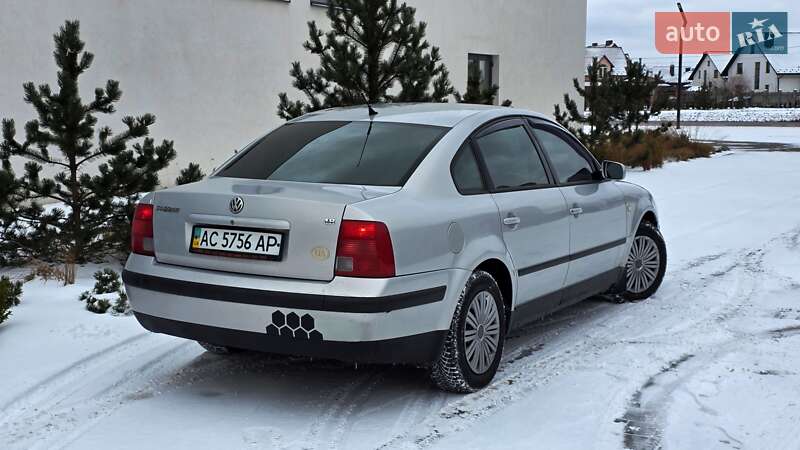 Седан Volkswagen Passat 1997 в Луцке