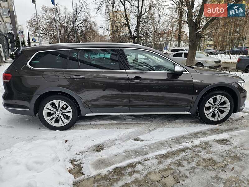 Универсал Volkswagen Passat 2018 в Киеве