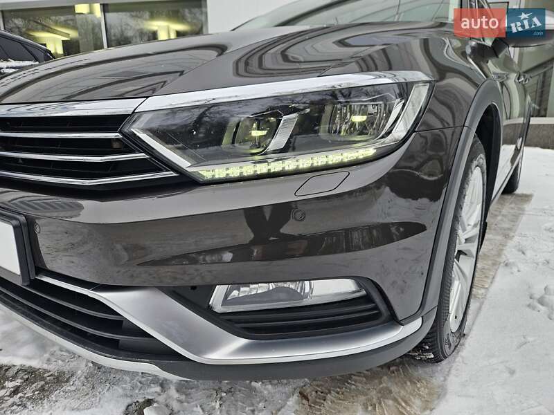 Универсал Volkswagen Passat 2018 в Киеве