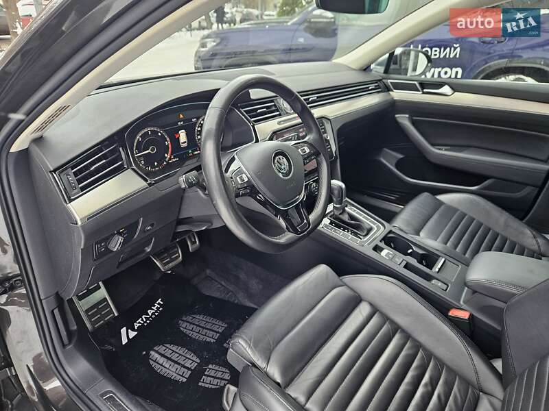 Универсал Volkswagen Passat 2018 в Киеве
