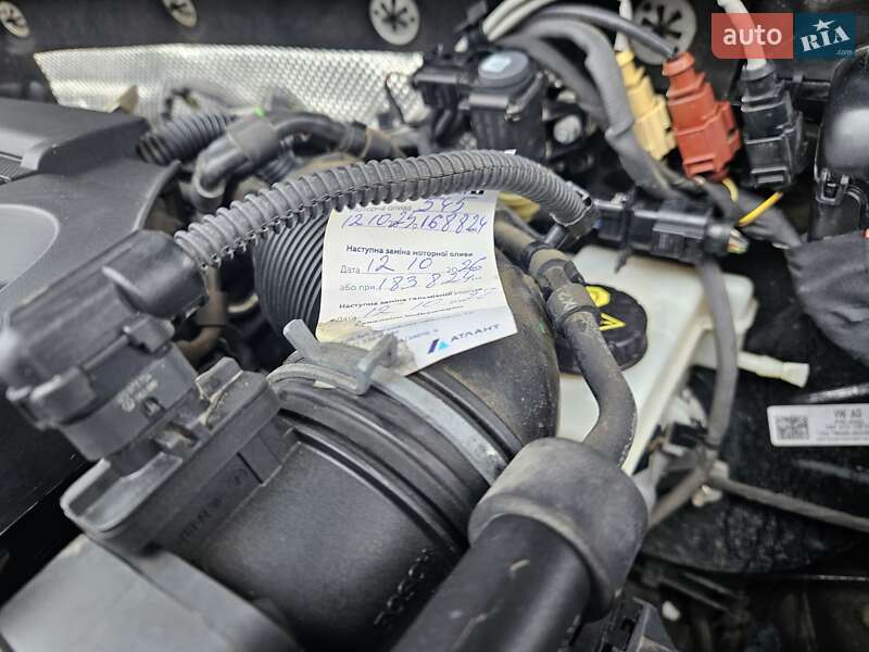 Универсал Volkswagen Passat 2018 в Киеве