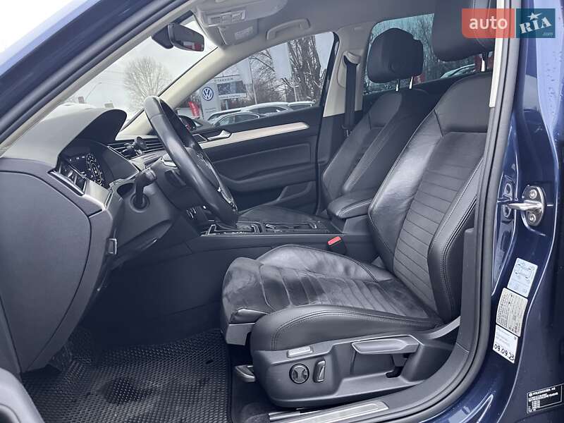 Універсал Volkswagen Passat 2017 в Житомирі