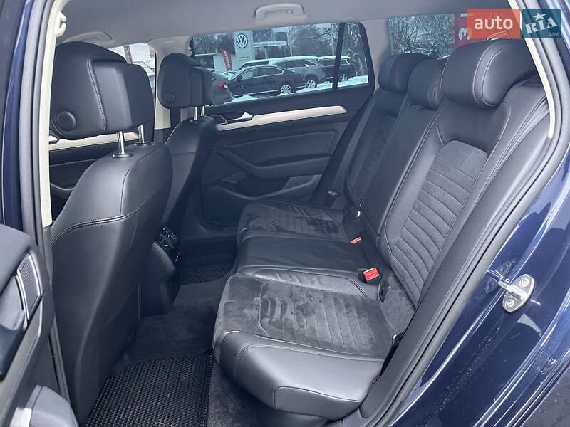 Універсал Volkswagen Passat 2017 в Житомирі