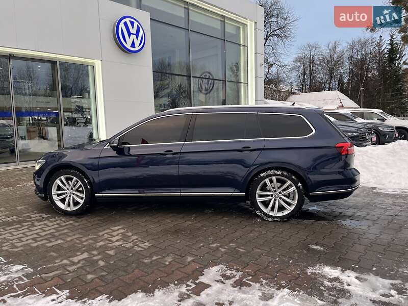 Універсал Volkswagen Passat 2017 в Житомирі