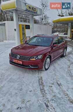 Седан Volkswagen Passat 2016 в Киеве