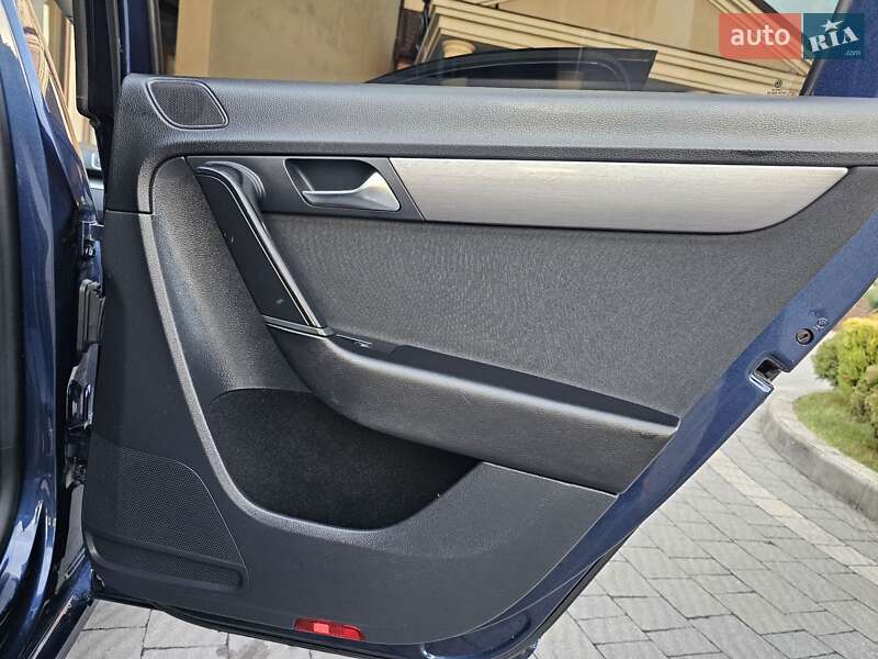 Универсал Volkswagen Passat 2012 в Стрые фото 129 Универсал Volkswagen Passat 2012 в Стрые