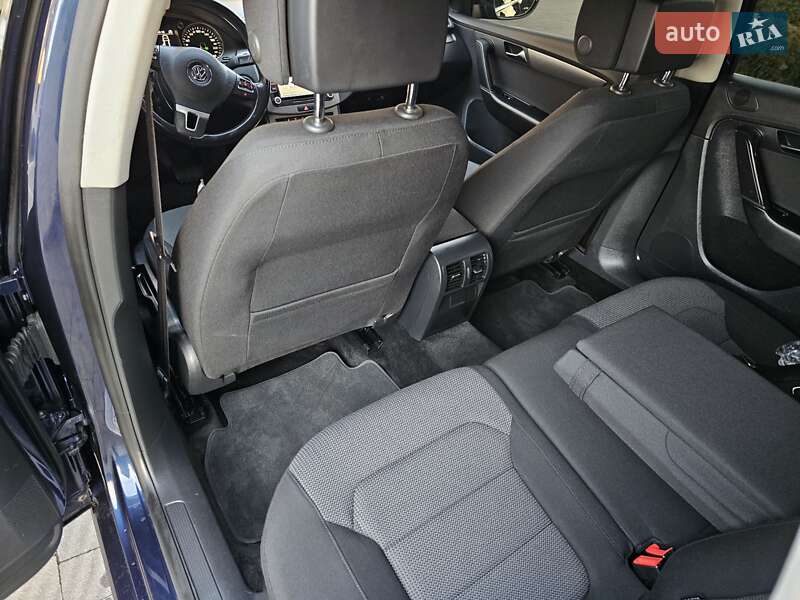 Универсал Volkswagen Passat 2012 в Стрые фото 141 Универсал Volkswagen Passat 2012 в Стрые