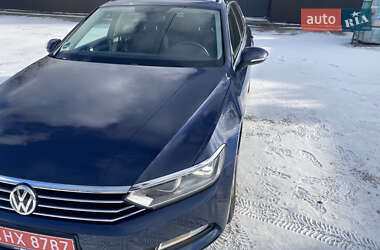 Универсал Volkswagen Passat 2015 в Нововолынске
