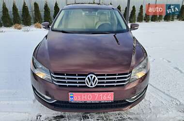 Седан Volkswagen Passat 2012 в Луцке