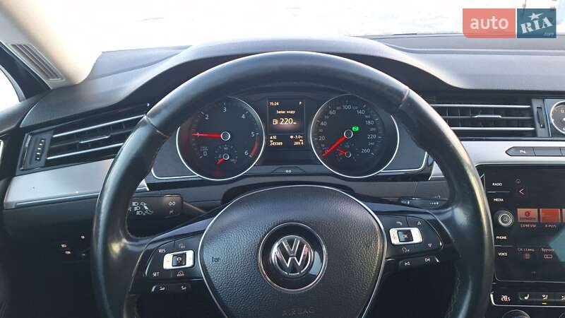 Универсал Volkswagen Passat 2017 в Коломые